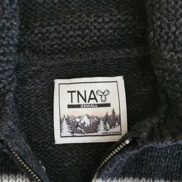 Knit TNA (Aritzia) Sweater - Picture 3 of 11